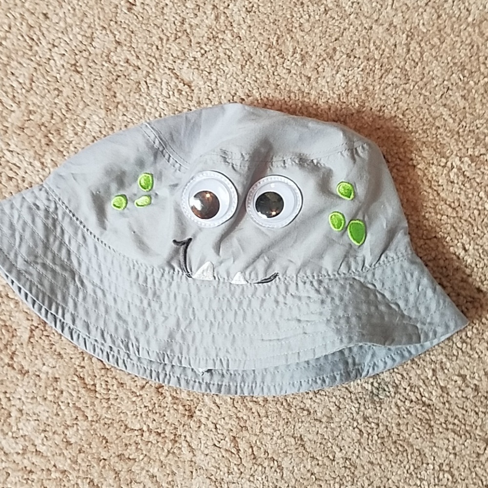 Jumping Beans size 2 - 4t grey monster buc…